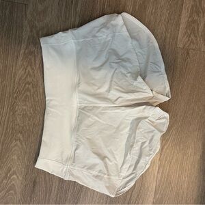 NWOT lululemon speed-up high rise shorts